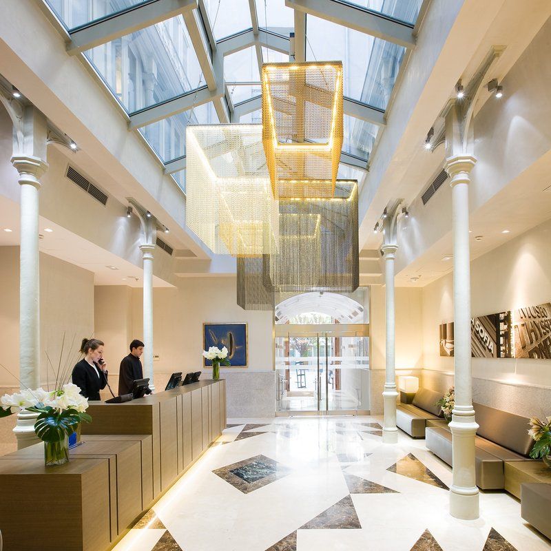 帕拉西奥特帕nh精选酒店 马德里 外观 照片 The lobby of the hotel