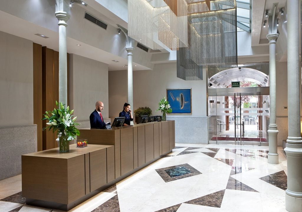 帕拉西奥特帕nh精选酒店 马德里 外观 照片 The hotel's lobby