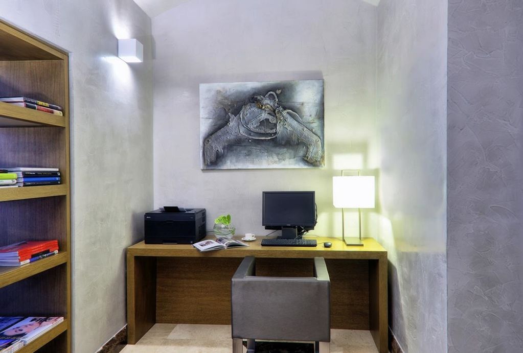 帕拉西奥特帕nh精选酒店 马德里 外观 照片 A home office