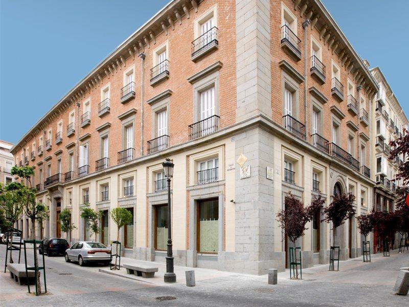 帕拉西奥特帕nh精选酒店 马德里 外观 照片 Headquarters of the university in Madrid