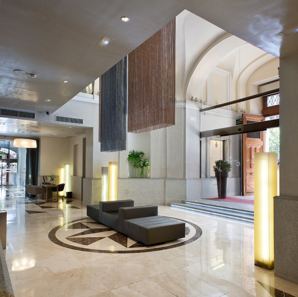 帕拉西奥特帕nh精选酒店 马德里 外观 照片 The lobby of the hotel